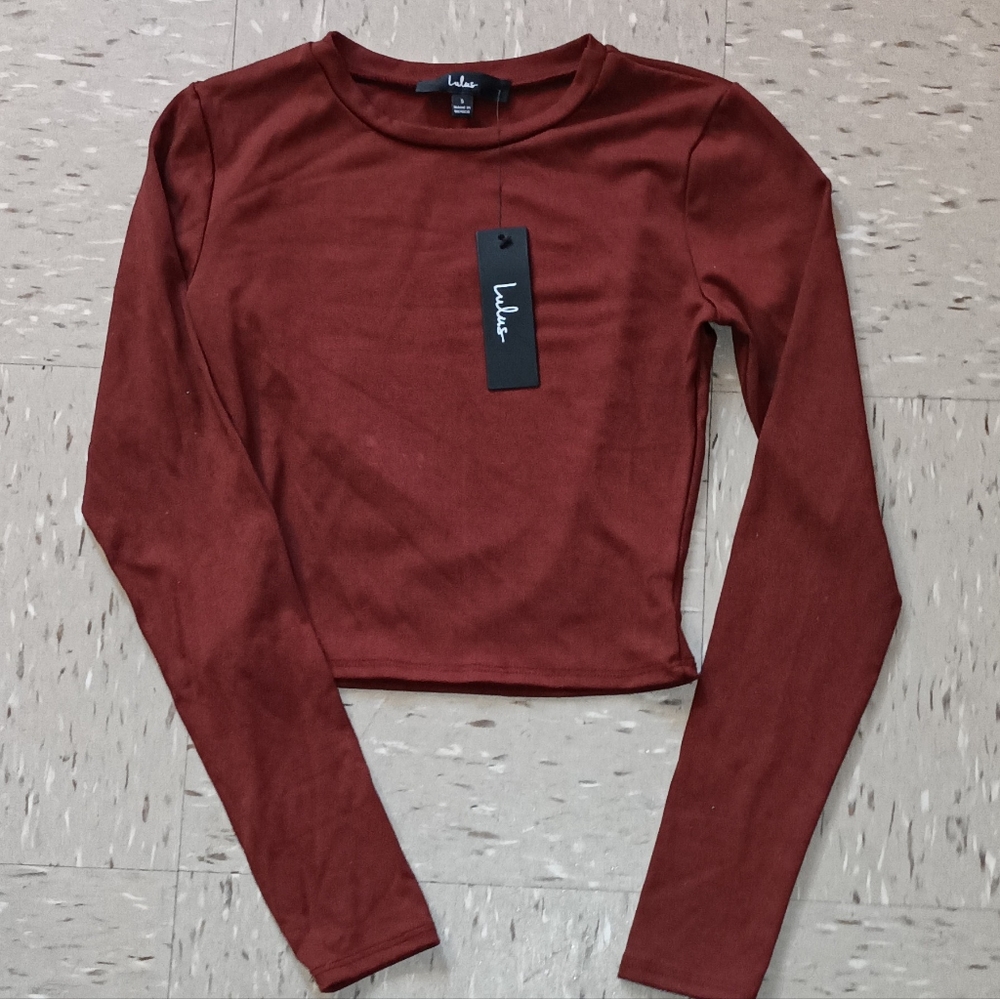 Lulu's long sleeve crop top